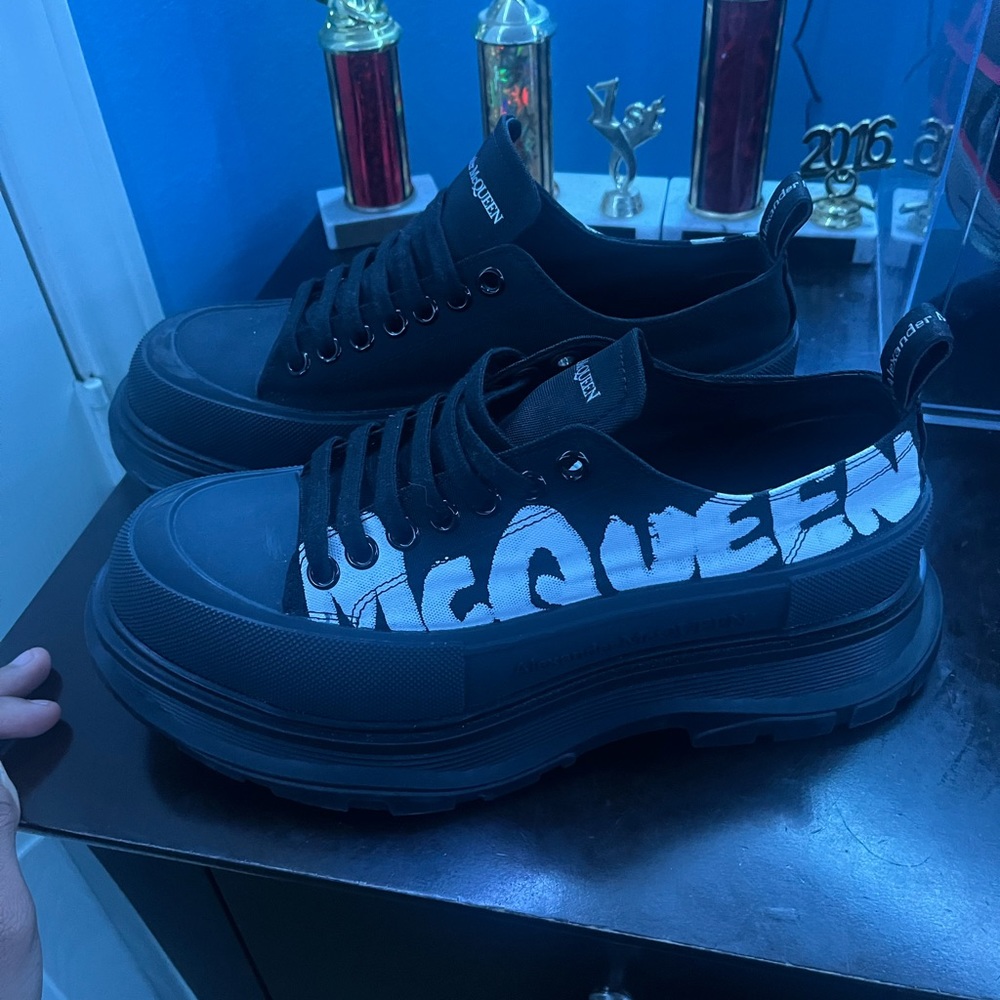 Alexander Mcqueens Tread Slick